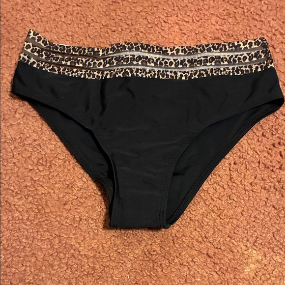 SHEIN Black Bikini with Leopard Trim - Picture 3 of 10